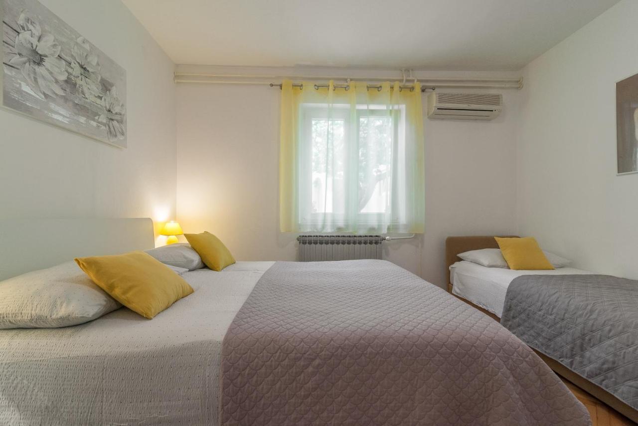Apartments Tolic Biograd Na Moru Buitenkant foto