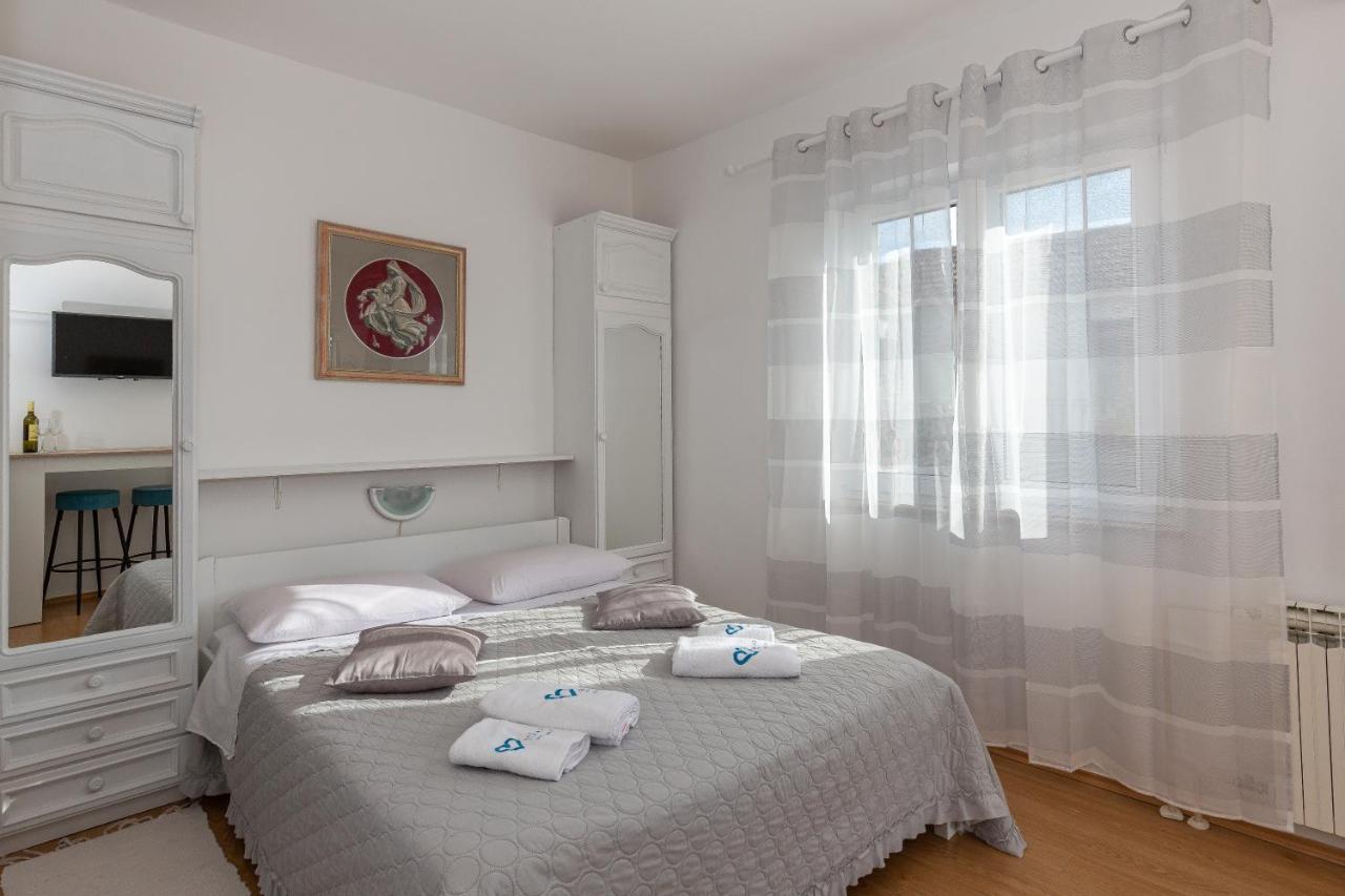 Apartments Tolic Biograd Na Moru Buitenkant foto