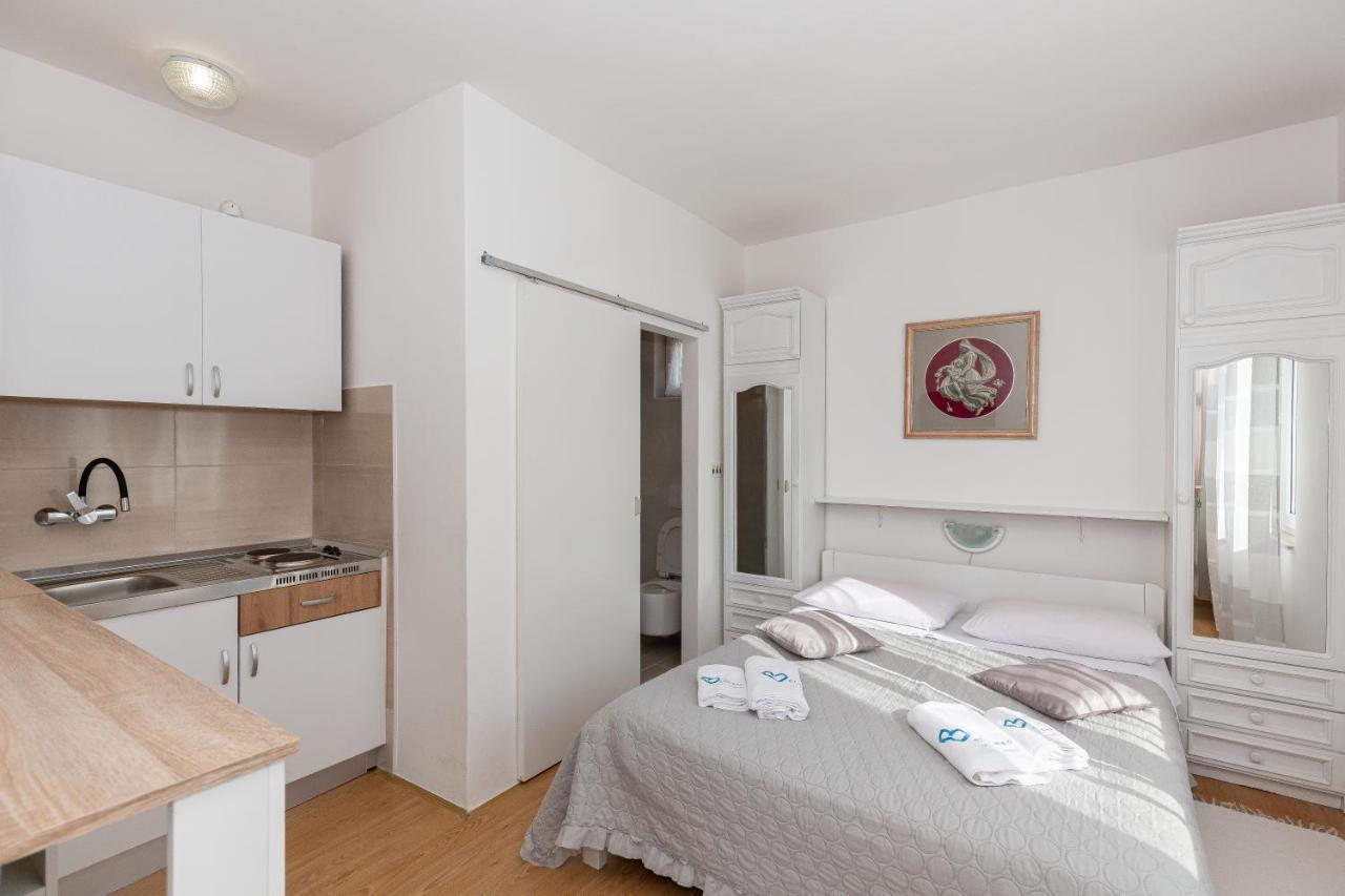 Apartments Tolic Biograd Na Moru Buitenkant foto