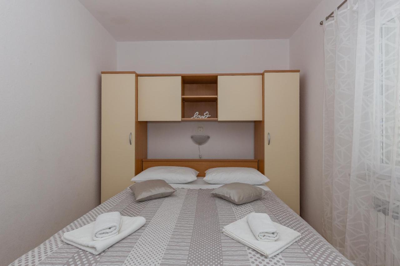 Apartments Tolic Biograd Na Moru Buitenkant foto
