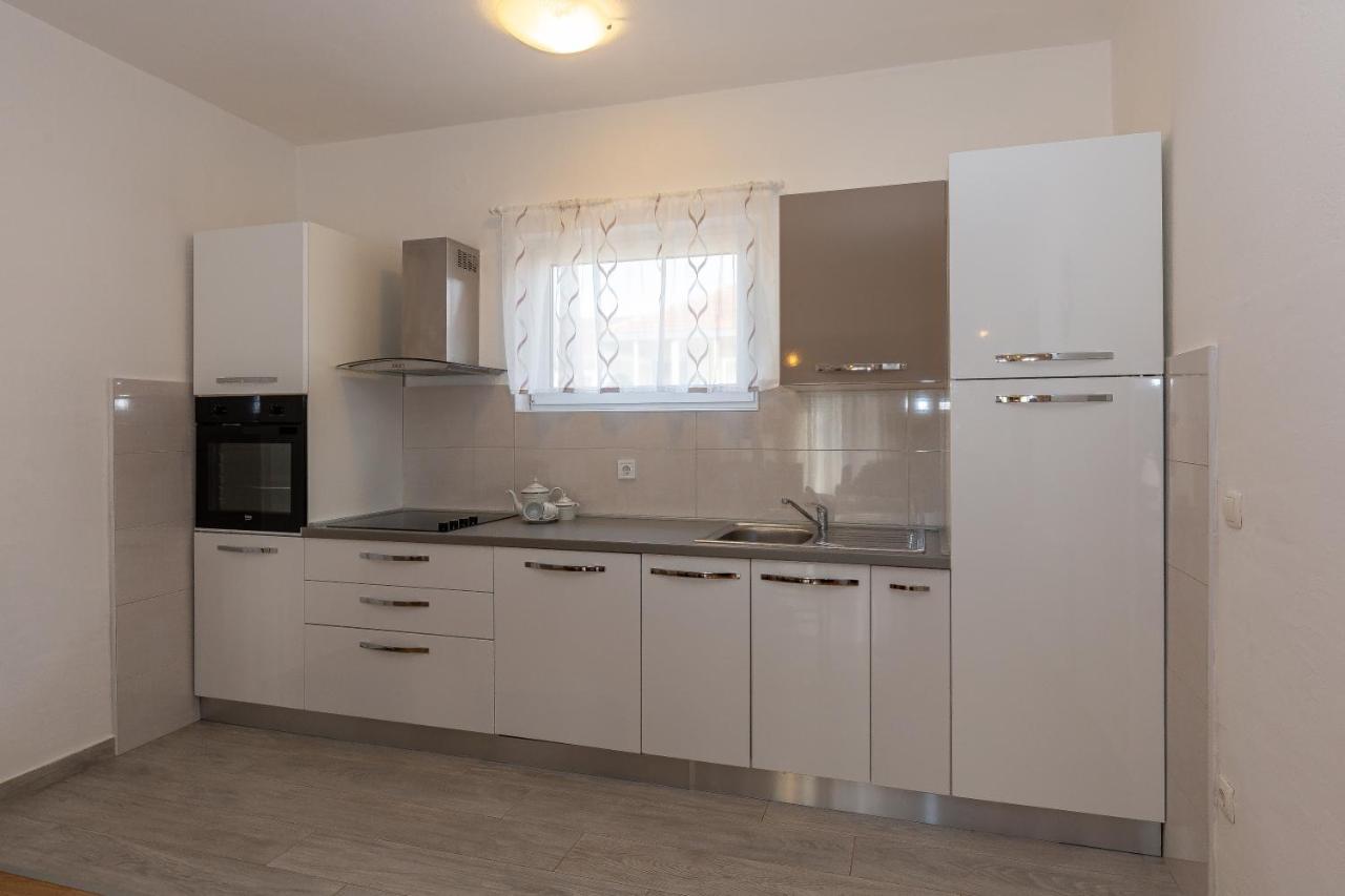 Apartments Tolic Biograd Na Moru Buitenkant foto
