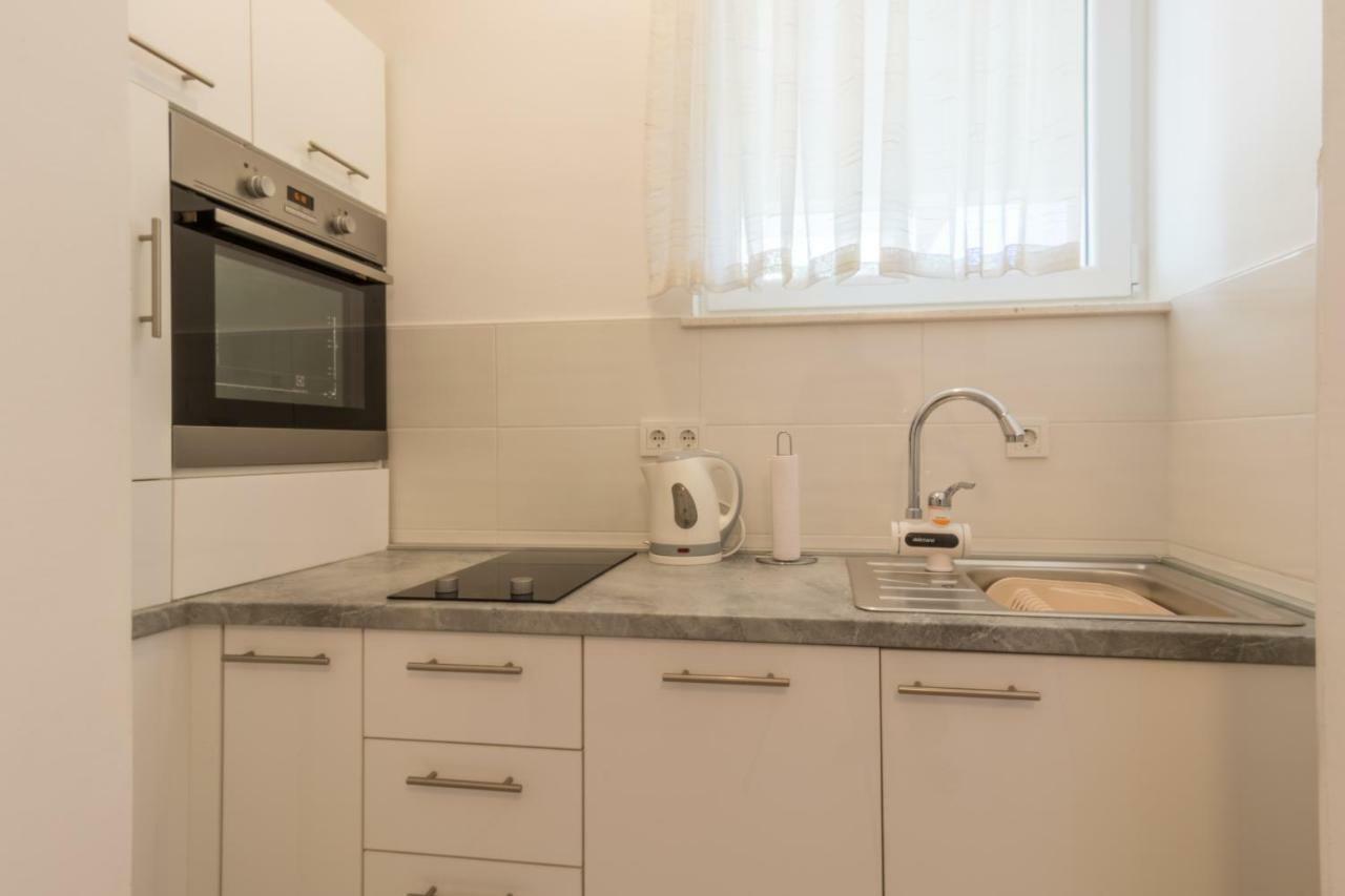 Apartments Tolic Biograd Na Moru Buitenkant foto