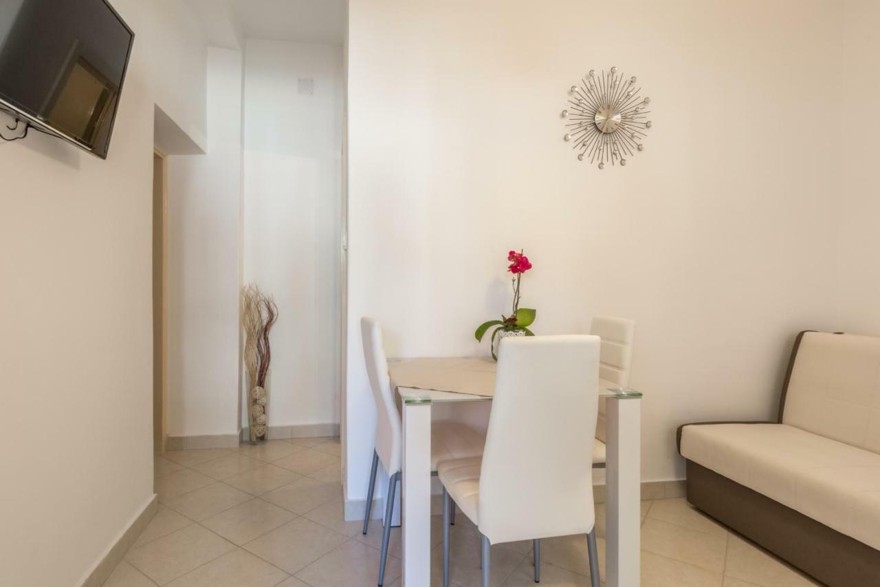 Apartments Tolic Biograd Na Moru Buitenkant foto